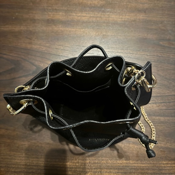 Divina Firenze Italian Black Leather Bucket style Cross body Bucket Bag - Picture 3 of 4